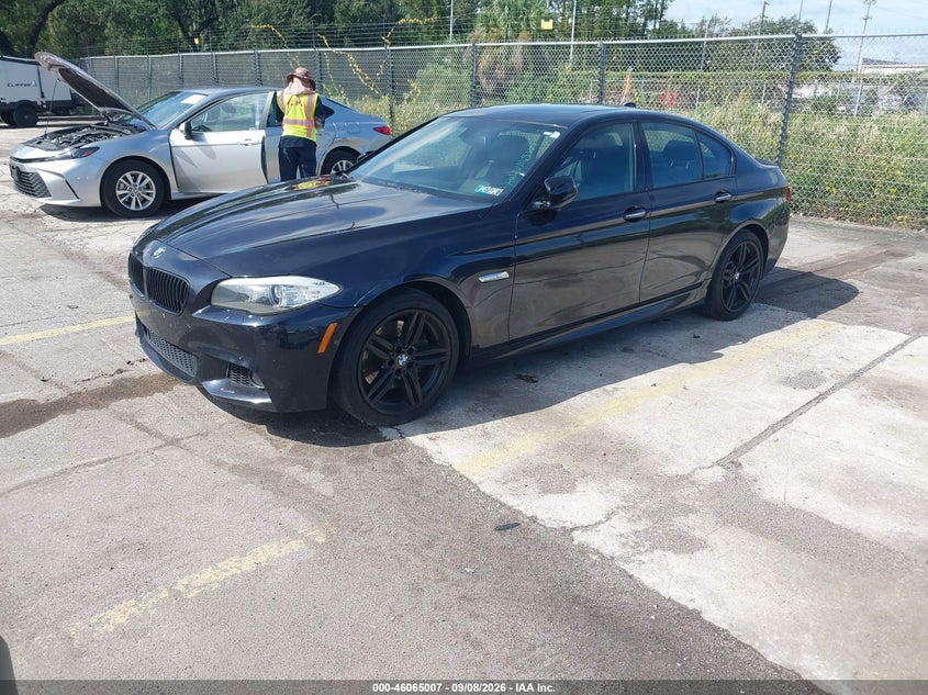 2013 BMW 550I auction photo 2
