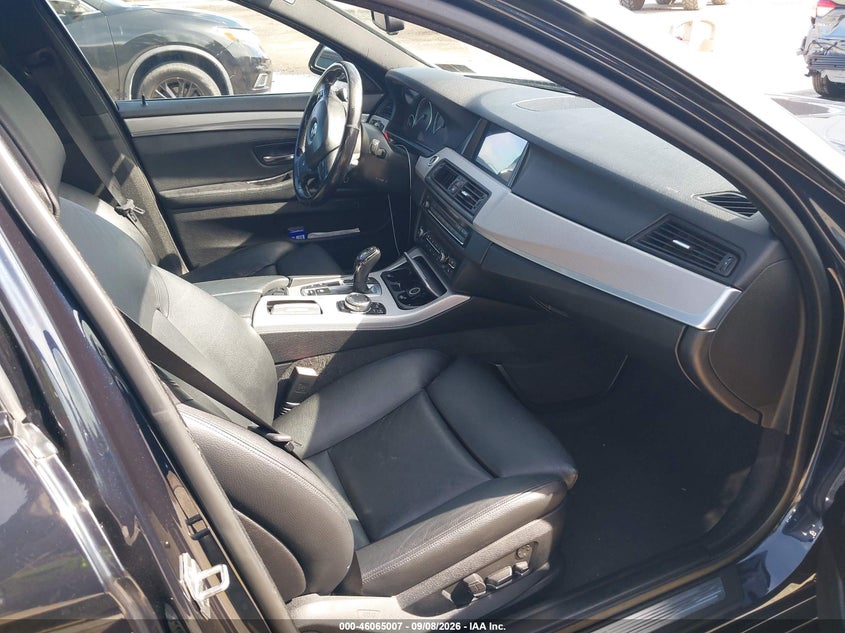 2013 BMW 550I auction photo 5