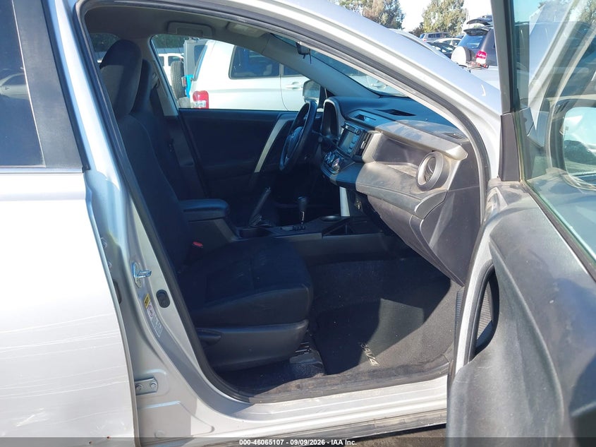 2015 TOYOTA RAV4 auction photo 5