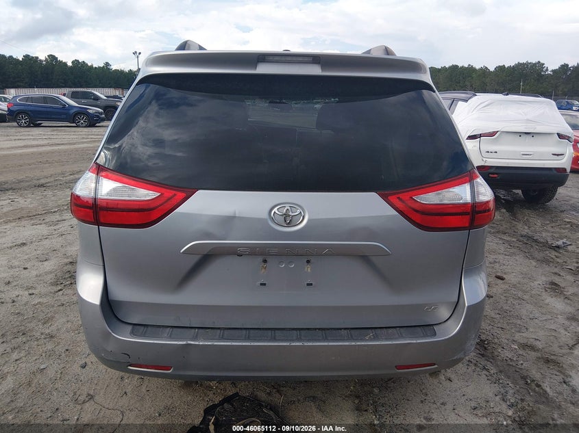 TOYOTA SIENNA - zdjęcie 16