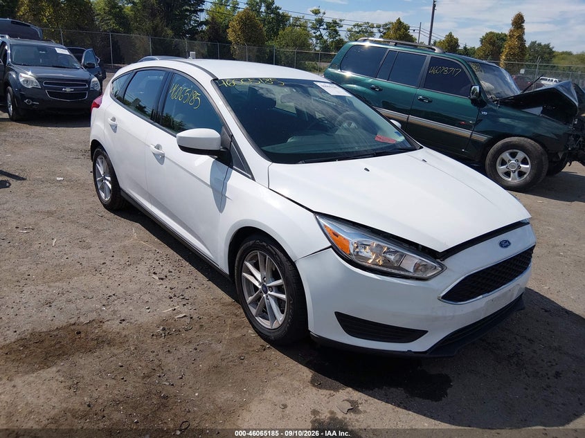 Vin: 1fadp3k2xjl283557, lot: 46564712, ford focus se 2018 img_1