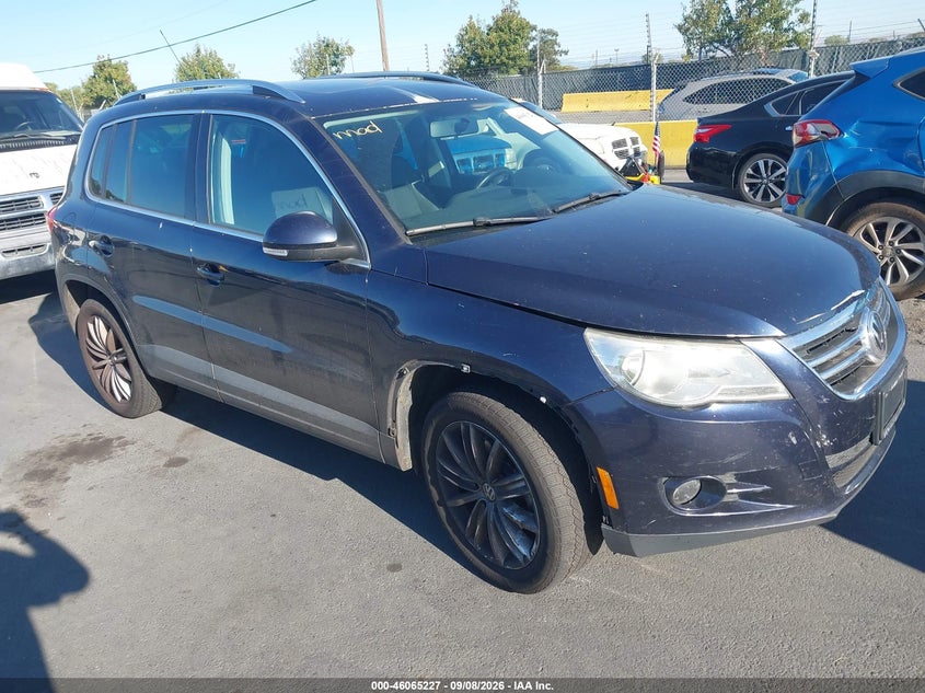 2011 VOLKSWAGEN TIGUAN auction photo 1