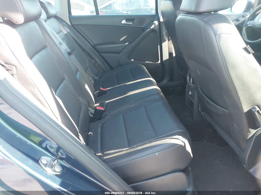 2011 VOLKSWAGEN TIGUAN auction photo 8
