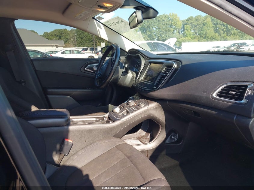 2016 CHRYSLER 200 auction photo 5