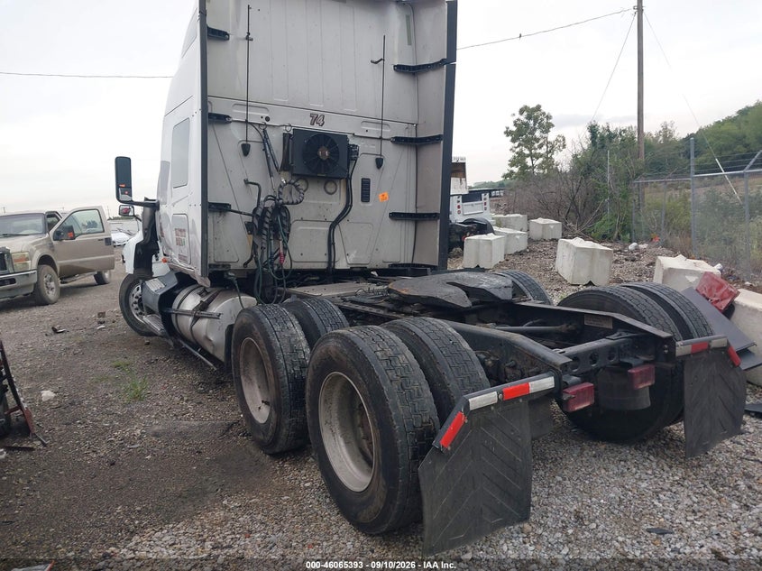 2019 INTERNATIONAL LT auction photo 3