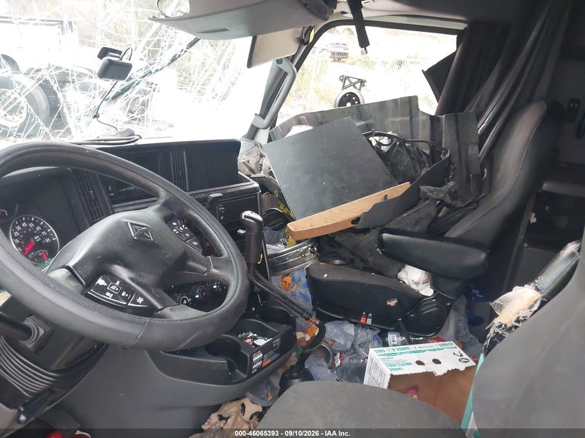2019 INTERNATIONAL LT auction photo 7