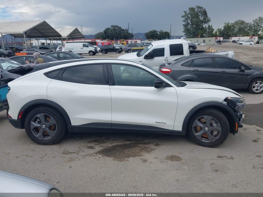 FORD MUSTANG MACH-E - zdjęcie 14