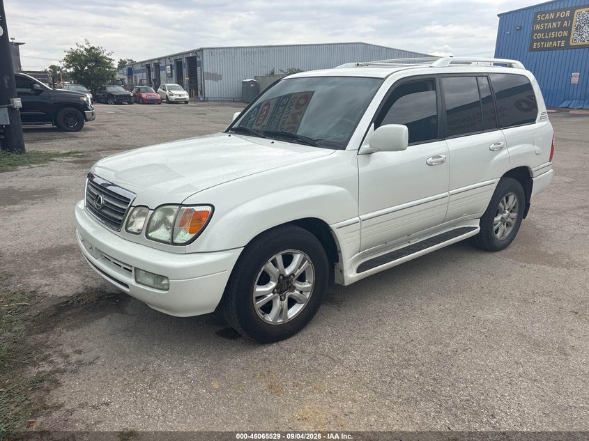 2004 LEXUS LX 470 auction photo 2