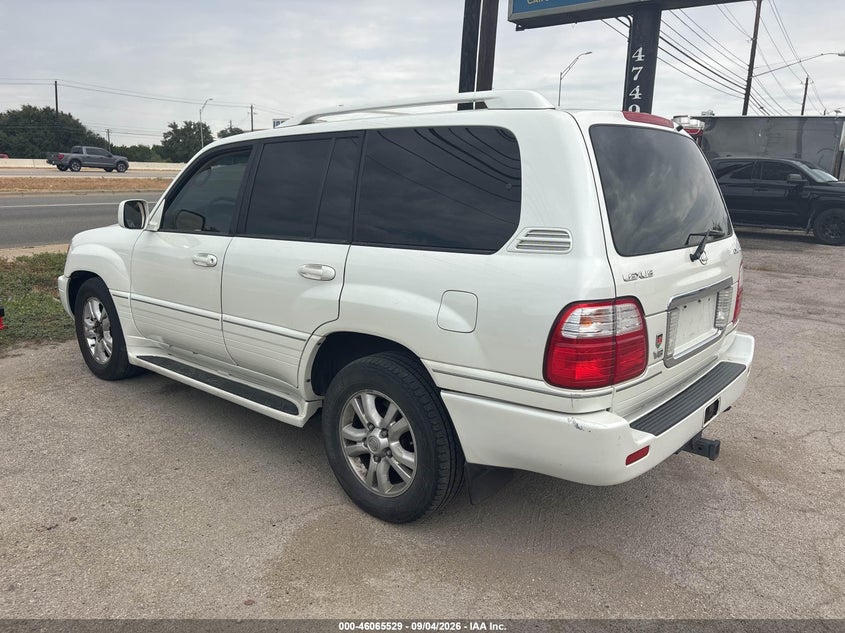 2004 LEXUS LX 470 auction photo 3