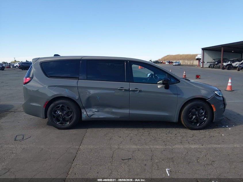CHRYSLER PACIFICA HYBRID - zdjęcie 13
