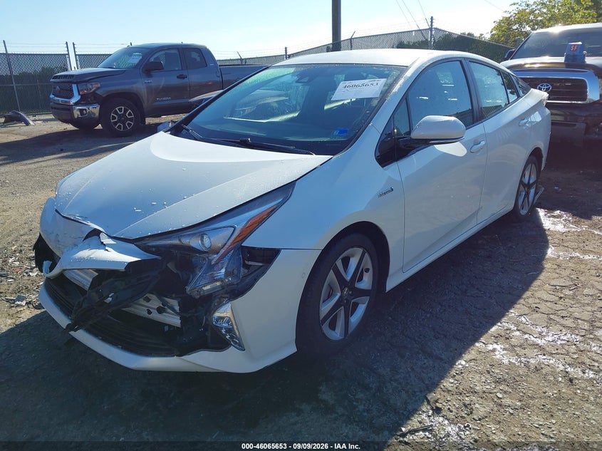2017 Toyota Prius, Перед і зад, IAAI, VIN JTDKARFUXH3047437 — фото 2