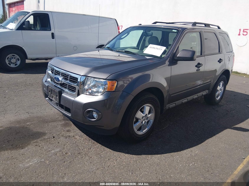 2012 FORD ESCAPE auction photo 2