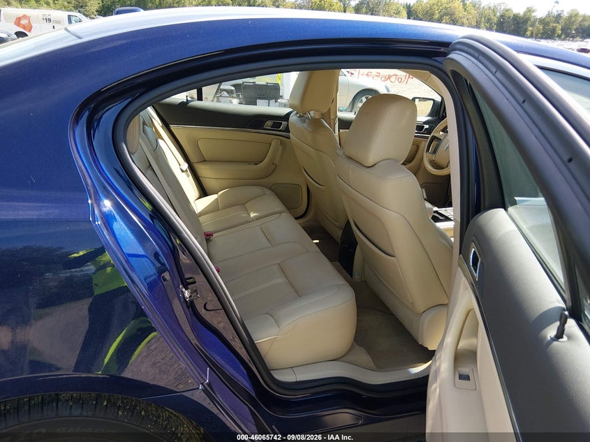 2011 LINCOLN MKS auction photo 8