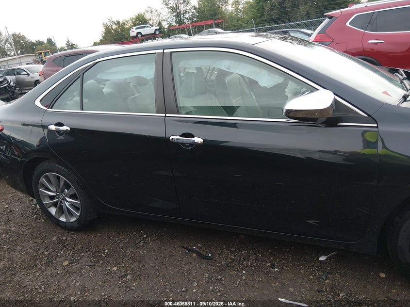 TOYOTA CAMRY - zdjęcie 13