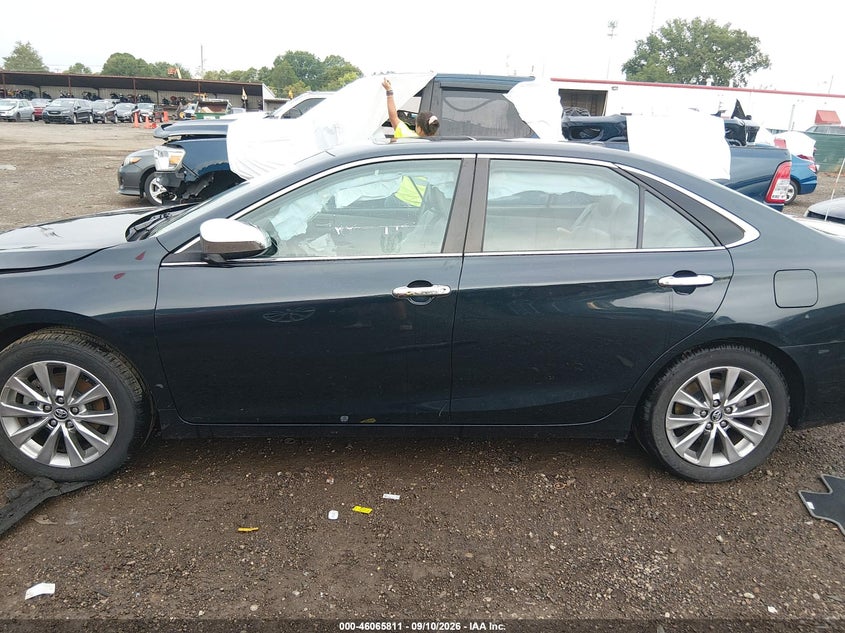 TOYOTA CAMRY - zdjęcie 14