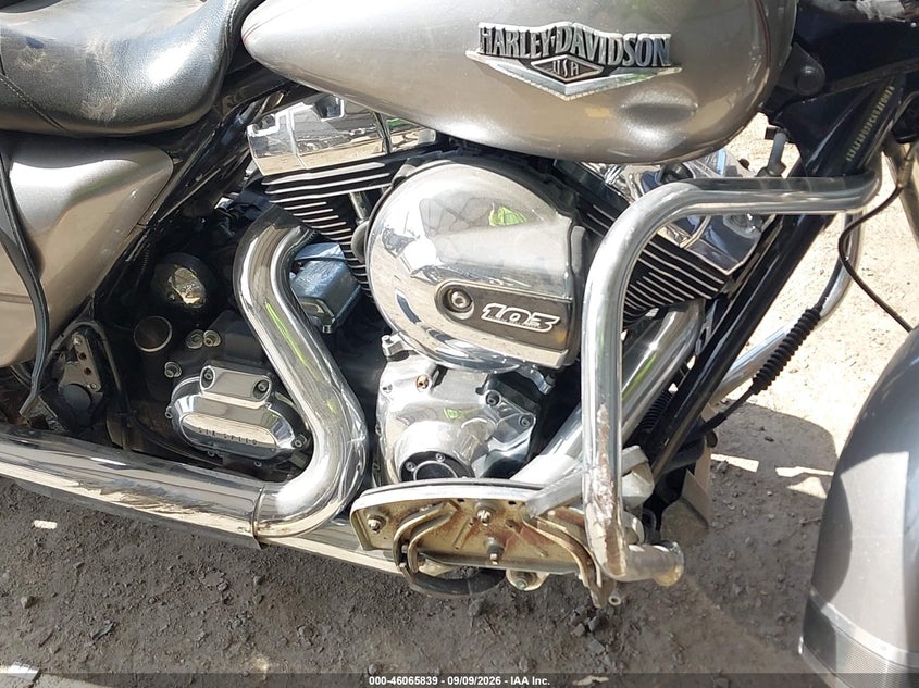 HARLEY-DAVIDSON FLHR 2016