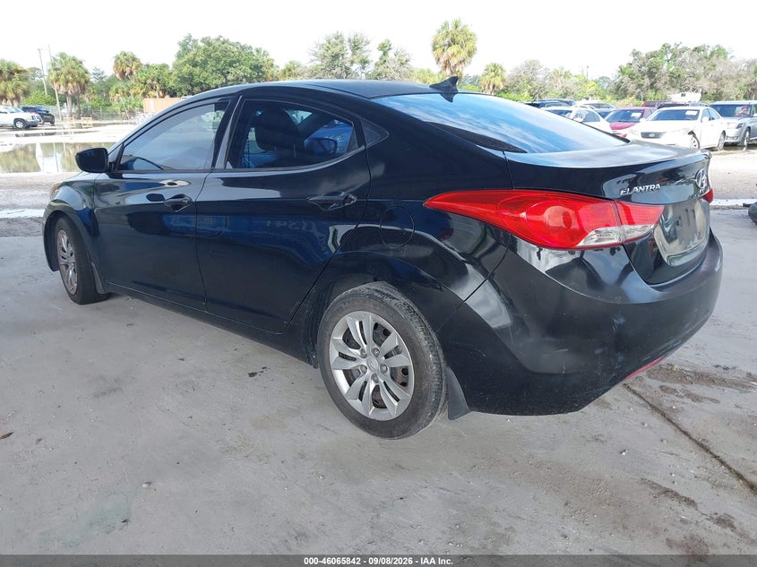 2013 HYUNDAI ELANTRA auction photo 3