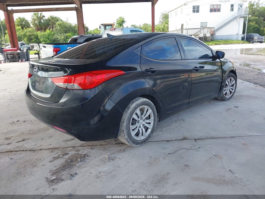 2013 HYUNDAI ELANTRA auction photo 4