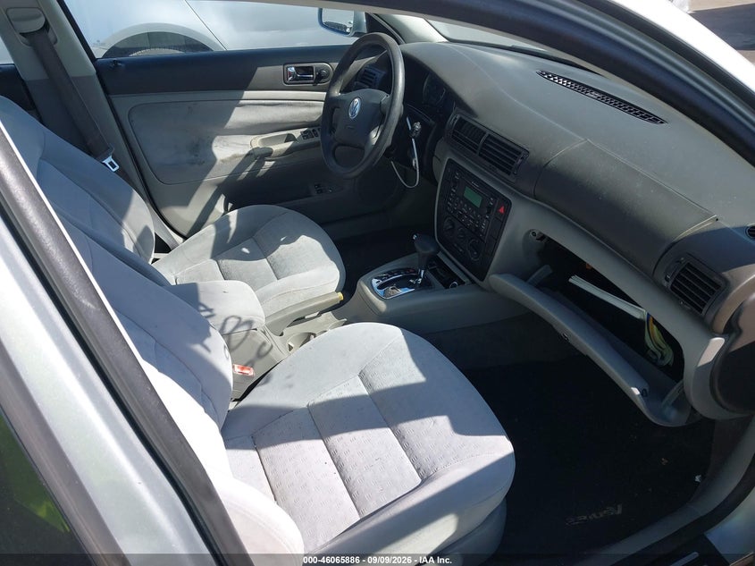 2003 VOLKSWAGEN PASSAT auction photo 5