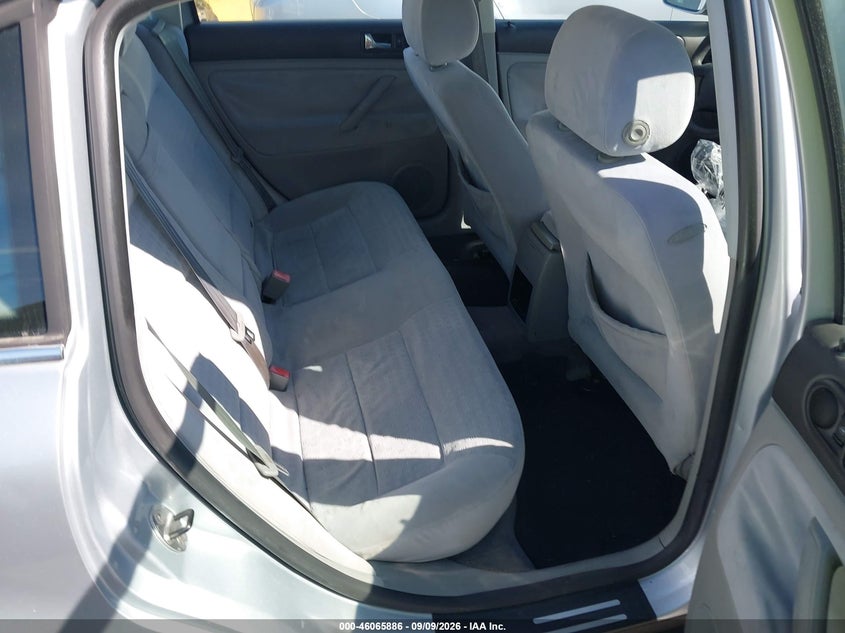 2003 VOLKSWAGEN PASSAT auction photo 8