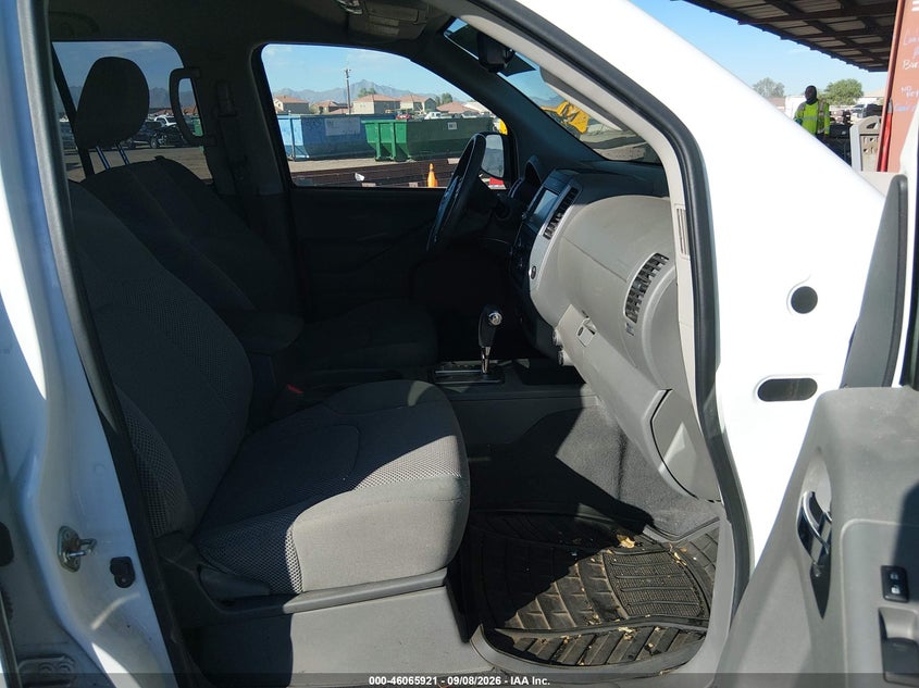 2019 NISSAN FRONTIER auction photo 5