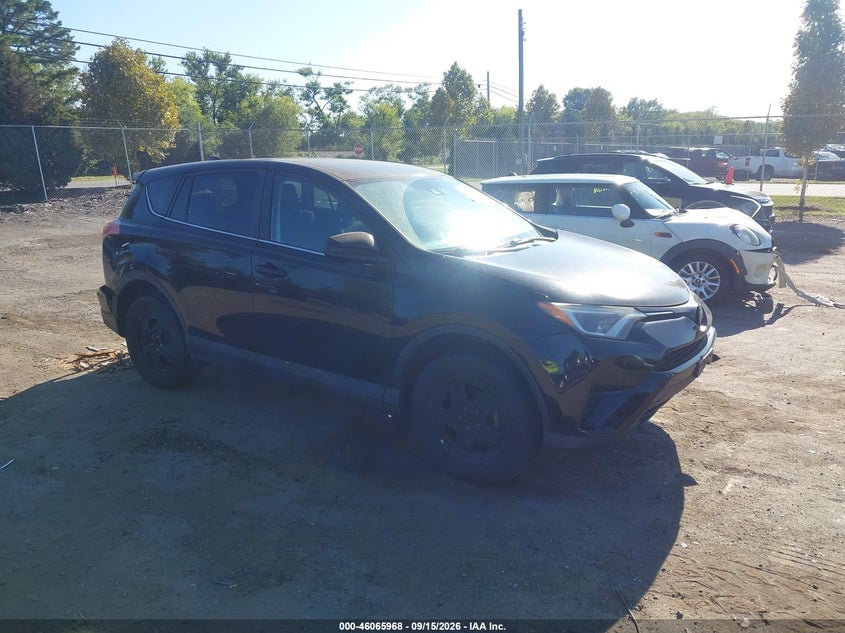 Vin: 2t3bfrev1jw792902, lot: 46565495, toyota rav4 le 2018 img_1