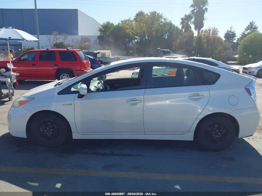 2015 TOYOTA PRIUS HATCHBACK 1.8L I-4 DOHC, VVT, REGULAR , 98HP