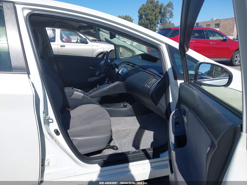 2015 TOYOTA PRIUS HATCHBACK 1.8L I-4 DOHC, VVT, REGULAR , 98HP