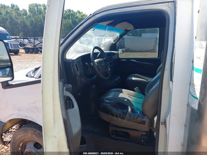 2008 GMC SAVANA G3500 auction photo 6
