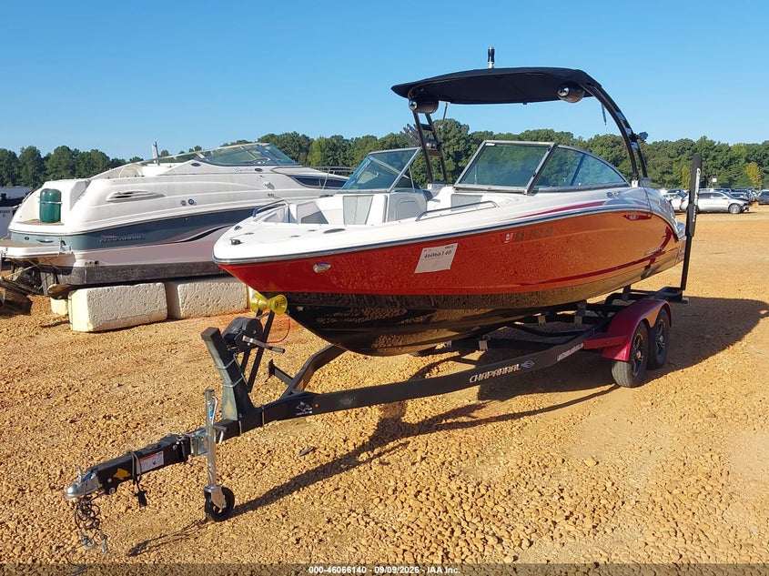 2021 CHAPARRAL 23' auction photo 2