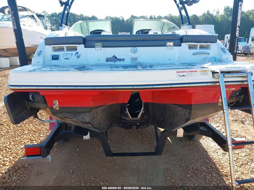 2021 CHAPARRAL 23' auction photo 6