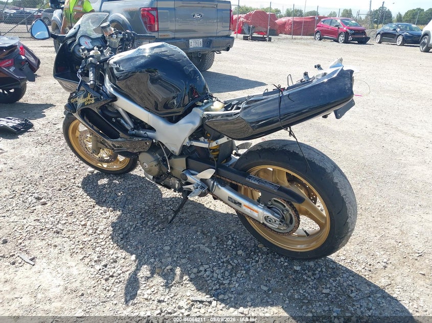 2004 HONDA VTR1000 auction photo 3