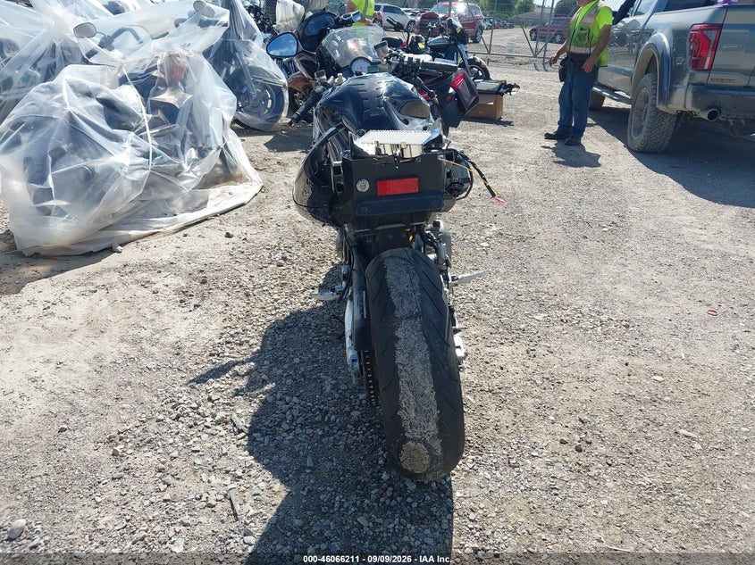 2004 HONDA VTR1000 auction photo 6