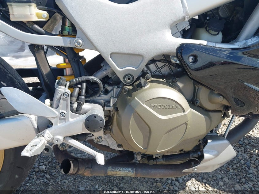 2004 HONDA VTR1000 auction photo 8
