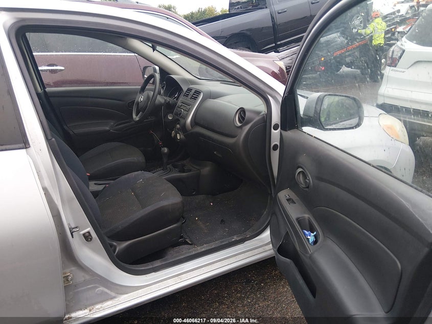 2012 NISSAN VERSA auction photo 5