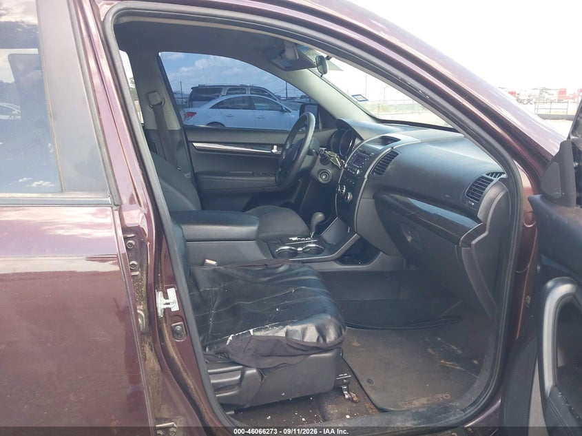 KIA SORENTO 2011 VIN 5XYKT3A16BG079695