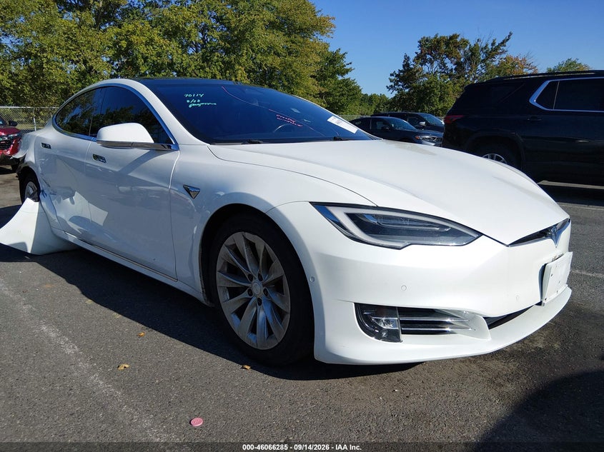 Vin: 5yjsa1e1xhf215735, lot: 46565812, tesla model s 60/75 2017 img_1