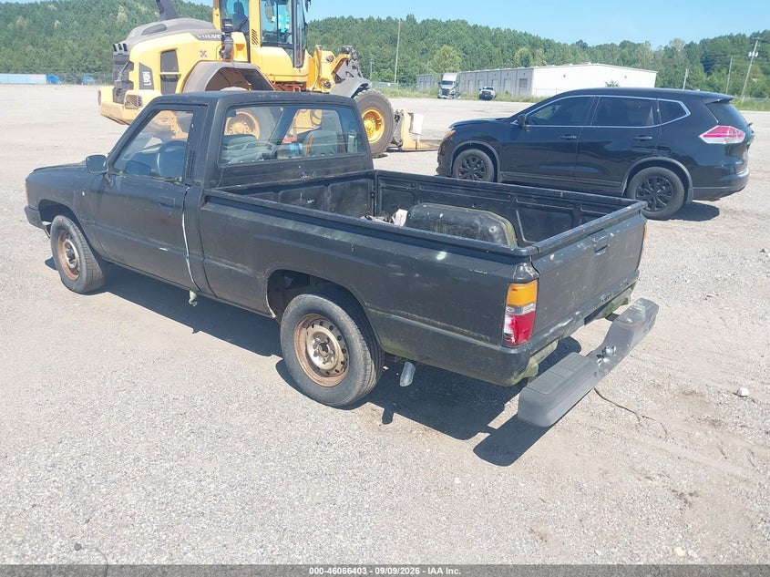 1985 TOYOTA PICKUP auction photo 3