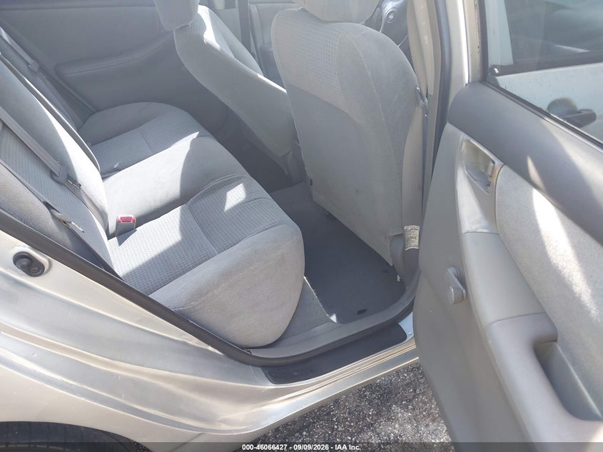 TOYOTA COROLLA 2005 VIN 2T1BR32E25C418811