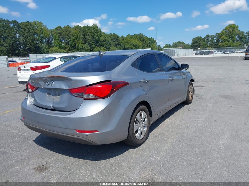 2016 HYUNDAI ELANTRA auction photo 4