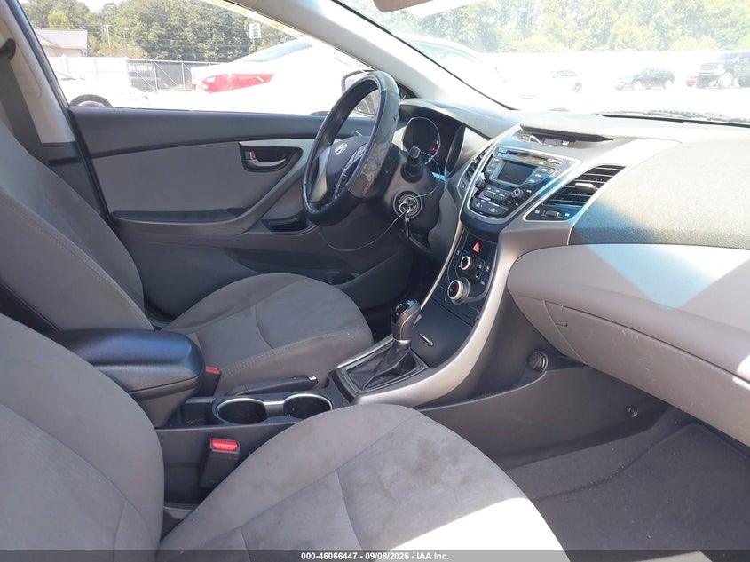 2016 HYUNDAI ELANTRA auction photo 5