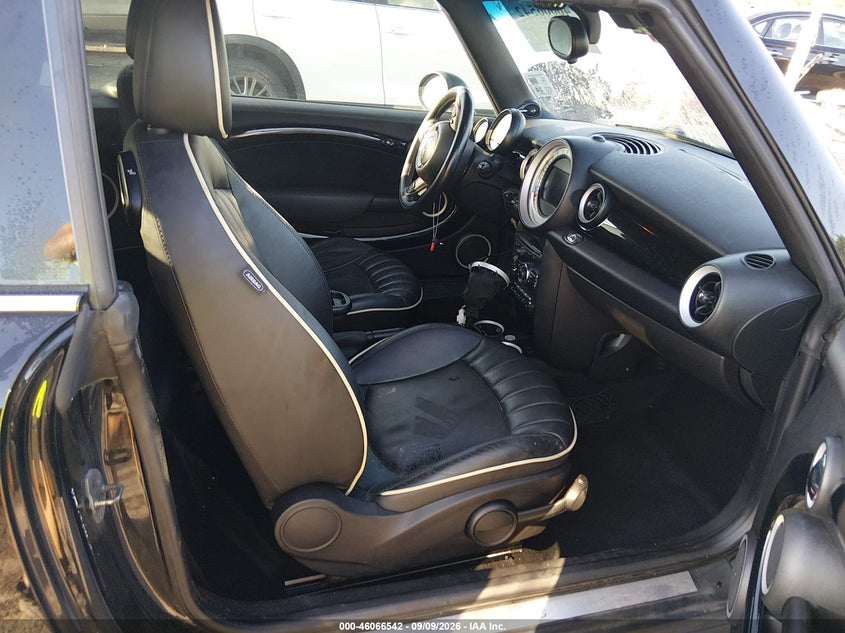 2012 MINI COOPER S auction photo 5