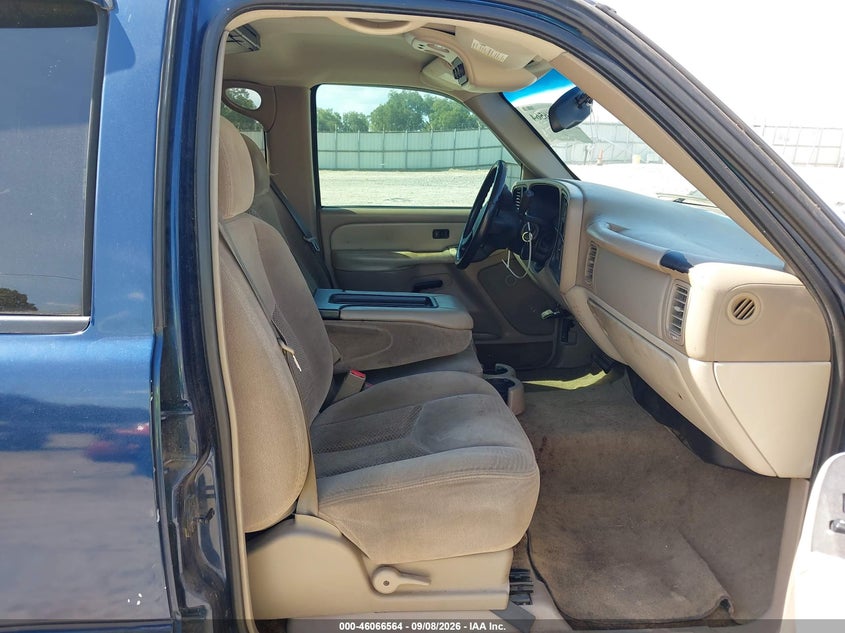 2003 CHEVROLET TAHOE auction photo 5