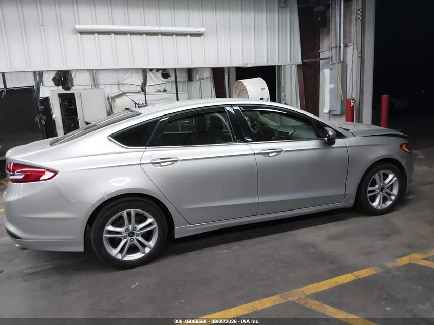 Ford Fusion Hybrid - фото 12