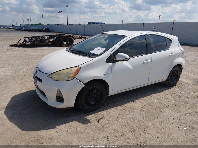 Vin: jtdkdtb36d1541317, lot: 46566097, toyota prius c one 20132
