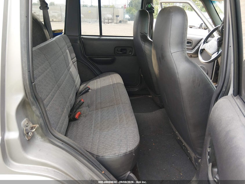 2001 JEEP CHEROKEE auction photo 8