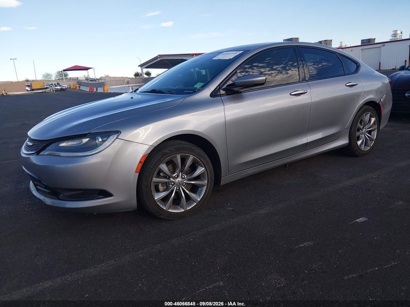 2015 CHRYSLER 200 S · Фото 2