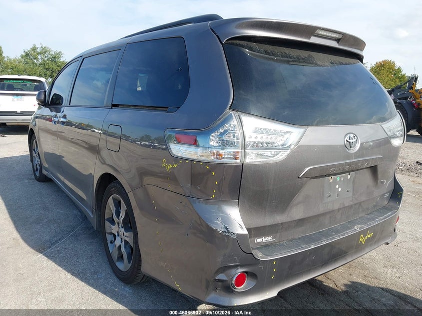 TOYOTA SIENNA - zdjęcie 6