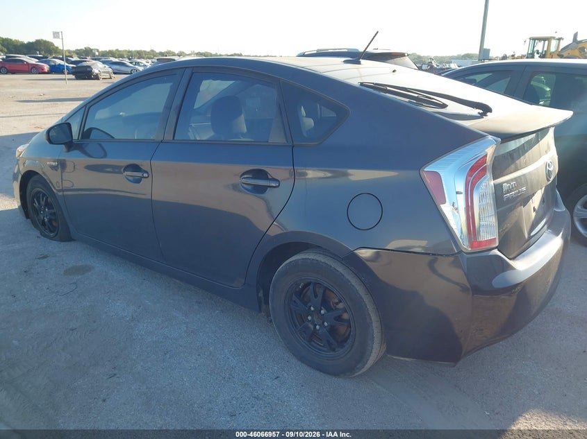Vin: jtdkn3du2d5572477, lot: 46566485, toyota prius three 20133