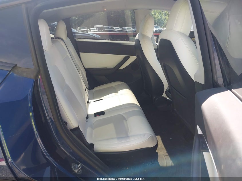 TESLA MODEL Y - zdjęcie 8